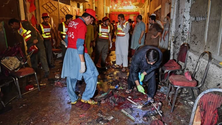 L'attentat, qui s'est produit dans la ville de Peshawar est le plus meurtrier depuis le début de la campagne pour les législatives.