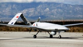 Le drone Bayraktar turc est utilisé par les Ukrainiens pour repousser l'invasion russe.