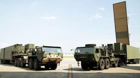 Le corps des Marines des États-Unis à Iwakuni présente le Typhon, un système de missiles lancé depuis le sol, dans le cadre de l'exercice Resolute Dragon, dans l'ouest du Japon, le 15 septembre 2025. 
