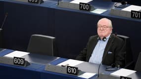 Le président d'honneur du Front National Jean-Marie Le Pen lors d'un vote au Parlement européen