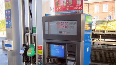 La fiscalité sur le diesel n'augmentera pas en 2014, selon Bernard Cazeneuve.