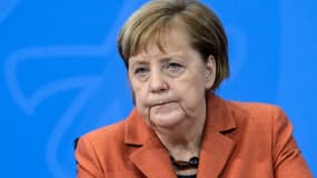 La chancelière Angela Merkel lors d'une visio-conférence sur la situation sanitaire depuis son bureau à Berlin, le 13 décembre 2020