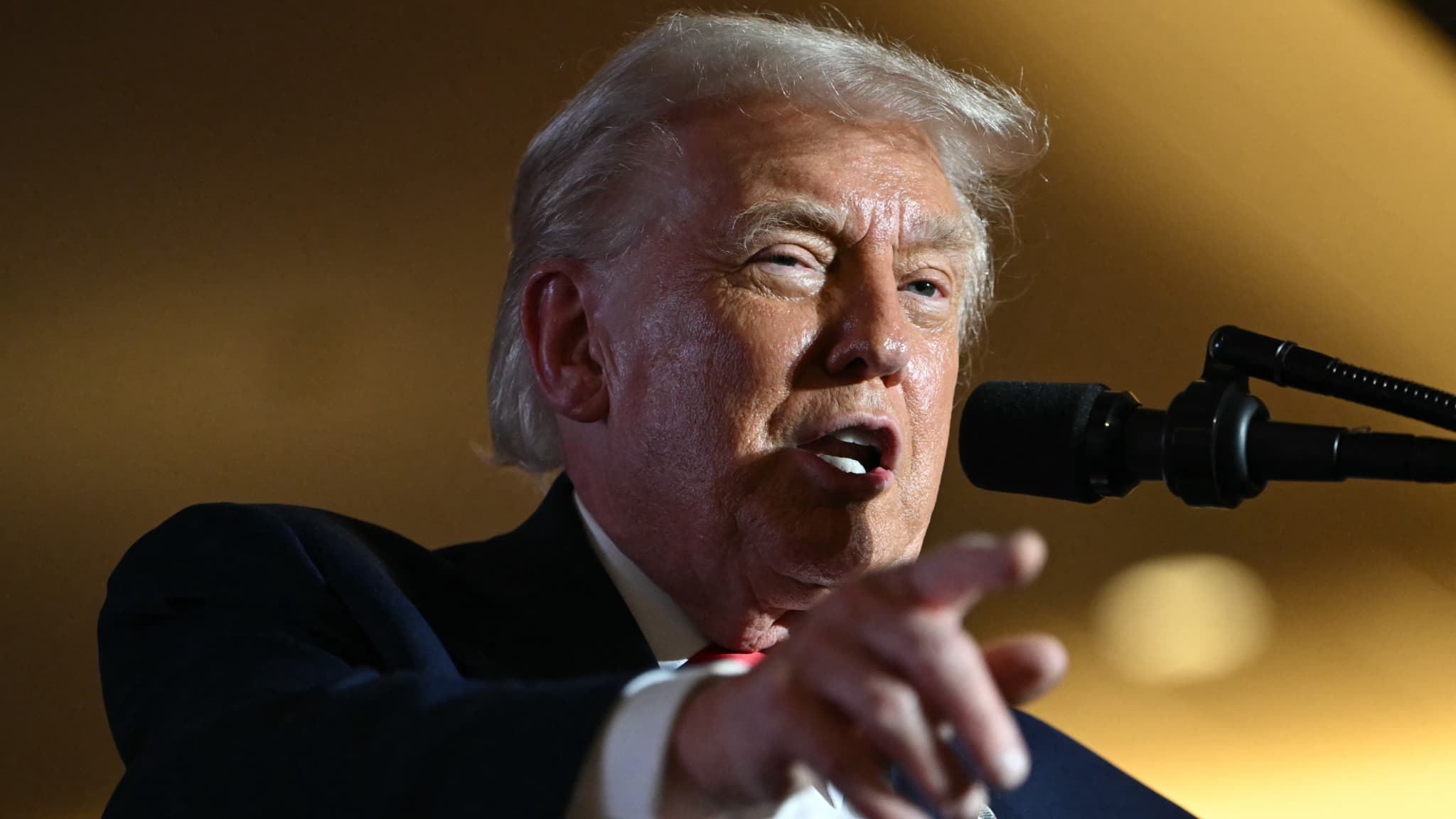 Donald Trump "extrêmement frustré" par le manque d'avancées dans les négociations de paix entre l'Ukraine et la Russie