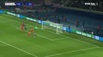 But refusé pour hors-jeu de Kylian Mbappé lors de PSG-Bayern, à Paris le 14 février 2023
