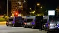 Des camions de police stationnés dans un quartier sensible de Limoges