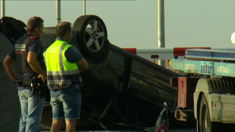 La voiture qui a foncé dans la foule à Cambrils dans la nuit de jeudi à vendredi.