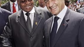 Nicolas Sarkozy accueille le président sud-africain Javob Zuma à Nice. La place de l'Afrique dans la gouvernance mondiale, la paix et la sécurité du continent mais aussi les grands dossiers internationaux comme le réchauffement climatique domineront les t