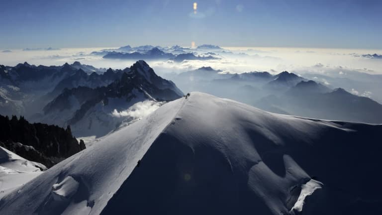 Le sommet du mont Blanc, en Haute-Savoie, 16 juillet 2010. (Photo d'archive)