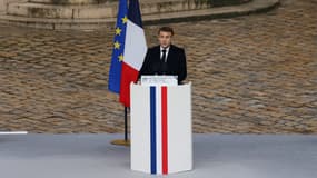 Emmanuel Macron aux Invalides, à Paris, le 7 février 2023, lors de l'hommage aux victimes françaises des attaques du Hamas 
