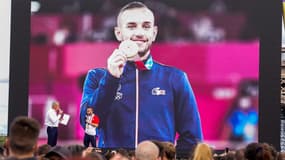 Steven Da Costa, champion olympique aux JO 2021, célébré à Paris le 9 août 2024