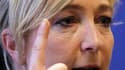 Marine Le Pen accuse l'UMP de "chantage" après les déclarations du Premier ministre, qui a estimé mardi soir que l'élection de François Hollande relancerait la spéculation contre l'euro. /Photo prise le 10 avril 2012/REUTERS/Charles Platiau