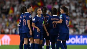 La tristesse des joueuses de l'équipe de France battues par l'Allemagne le 19 juillet 2025 à Bâle 