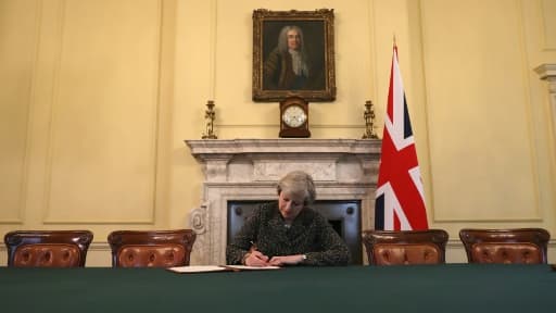 Theresa May, le 28 mars 2017, au 10 Downing Street