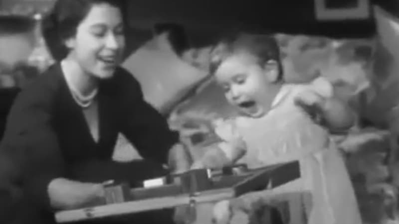 Le prince Charles en 1949, dans une vidé diffusée par Clarence House dimanche 6 mars 2016, à l'occasion de la fête des mères en Grande Bretagne.