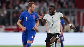 Harry Kane face à Antonio Rudiger, à Munich le 7 juin 2022