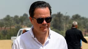 Stéphane Romatet, alors ambassadeur de France en Égypte, le 13 avril 2019 à la nécropole de Saqqarah, au sud du Caire.