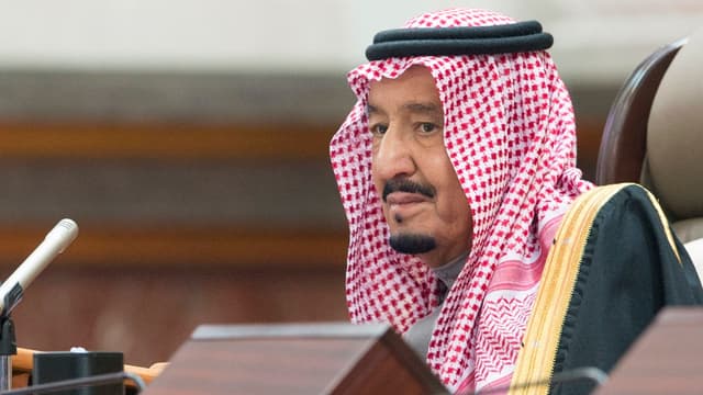 Le roi d'Arabie saoudite a prévenu que le pays continuerait à afficher des déficits budgétaires.