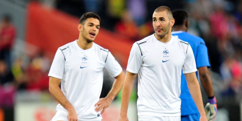 Hatem Ben Arfa et Karim Benzema en marge d'un match de l'équipe de France en 2012