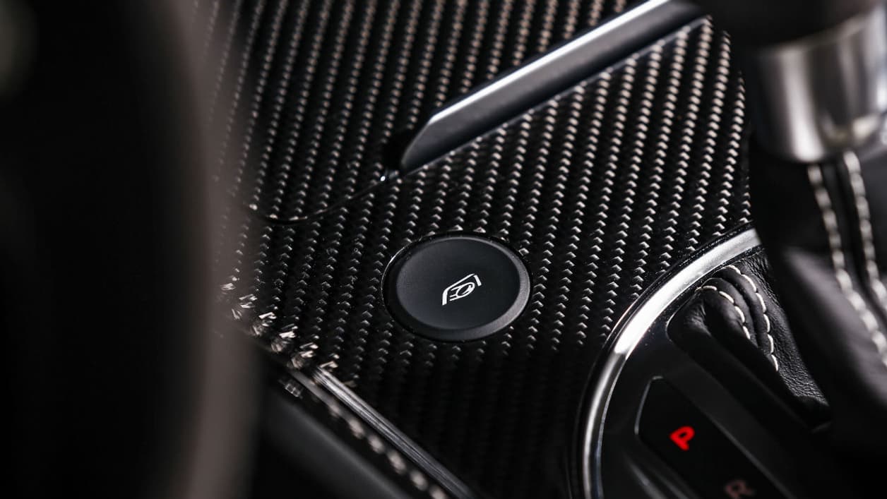 "LE" bouton magique pour bien entendre rugir le moteur dans l'habitacle