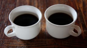 Un café pour soi et un café pour un inconnu, c'est le principe du "café suspendu".