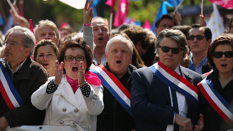 Christine Boutin (PCD), Gilbert Colllard (FN) et Thierry Mariani (UMP), ont défilé ensemble dimanche lors d'une manifestation contre le mariage pour tous.