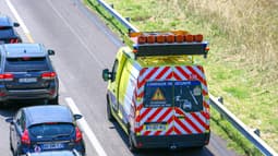 Un fourgon de patrouilleurs de sécurité de Vinci Autoroute en intervention. (Illustration)