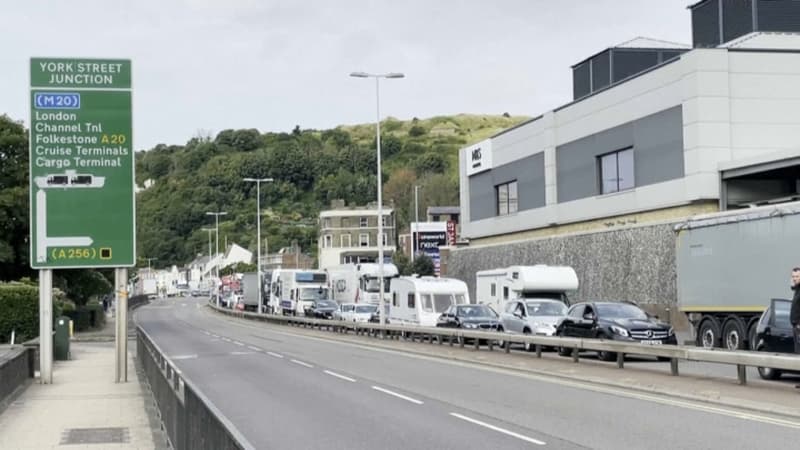 Après des embouteillages importants, la circulation routière revient à la normale au port de Douvres