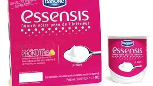 Un pot de Danone Essensis.