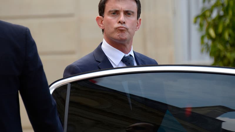 "Dans ma fonction de chef du gouvernement, je ne dois pas être préoccupé par ce type d'affaires", juge Manuel Valls au sujet du retour de Nicolas Sarkozy.