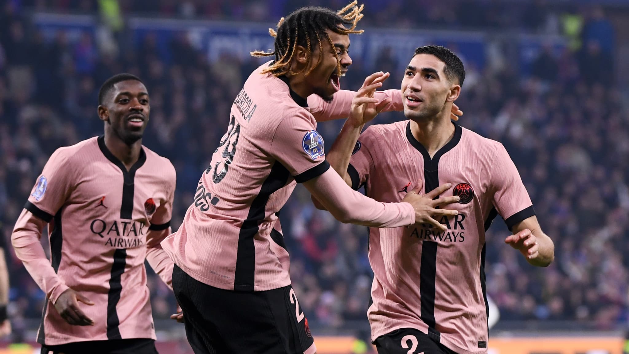 Paris résiste à une fin de match de folie et assomme la Ligue 1