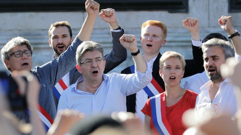 Les cadres de la "France insoumise" le 3 juillet, place de la République à Paris. 