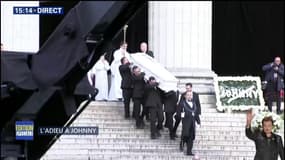 Le cercueil de Johnny Hallyday quitte l’église de la Madeleine sous les acclamations de la foule