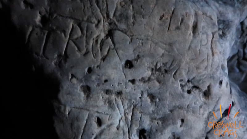 Les signes ont été découverts l'année dernière dans une cave du nord de l'Angleterre. 