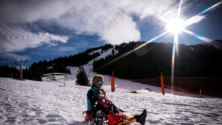 Descente en luge sur une piste du Mourtis (Haute-Garonne) le 16 décembre 2020