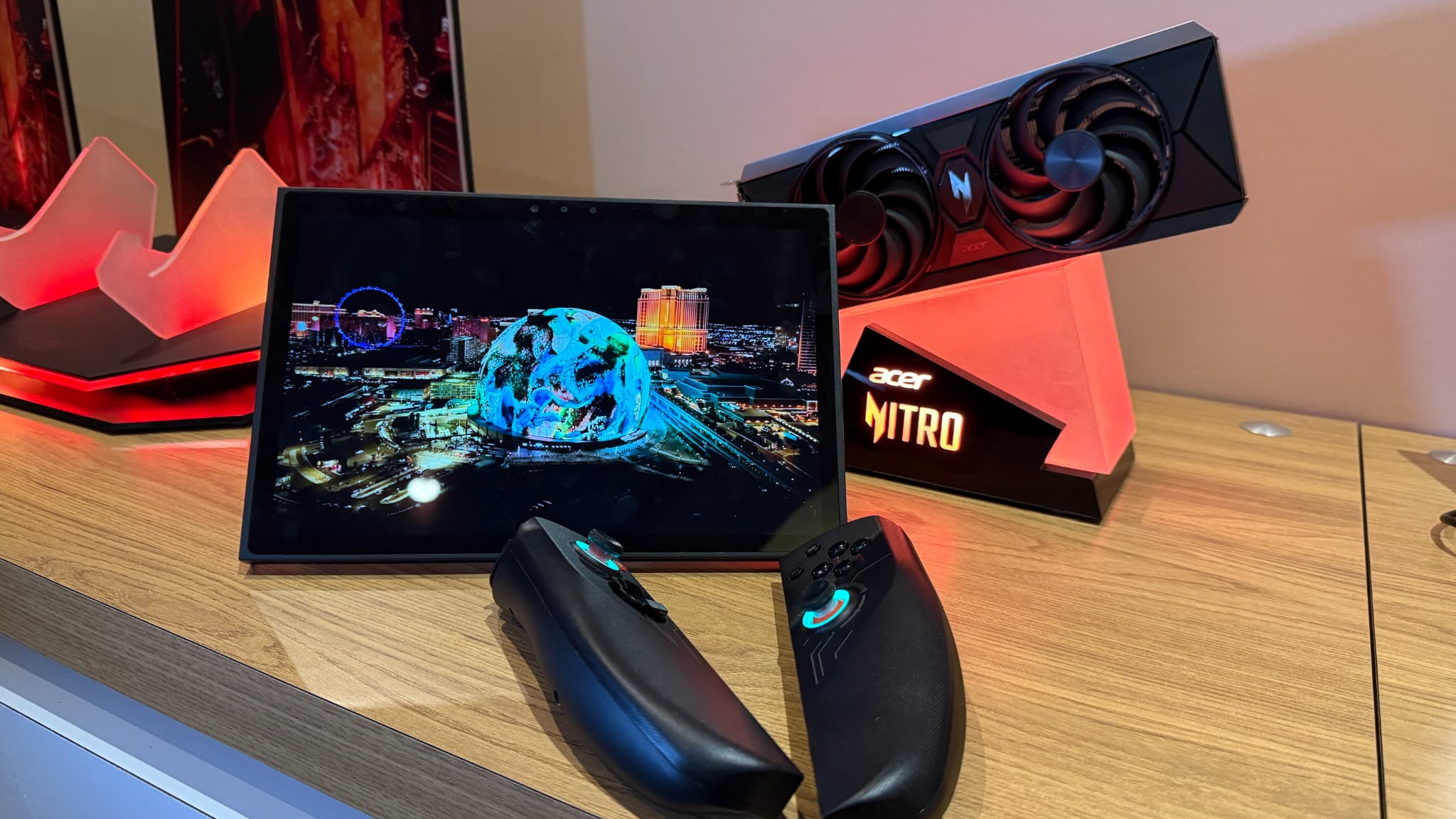La nouvelle console portable Acer Nitro Blaze 11 a des joysticks détachables.