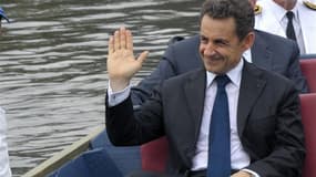 La cote de popularité du président français Nicolas Sarkozy recule de deux points à 32% de satisfaits sur un mois en janvier, d'après une enquête Ifop à paraître dans le "Journal du dimanche". /Photo prise le 21 janvier 2012/REUTERS/Philippe Wojazer