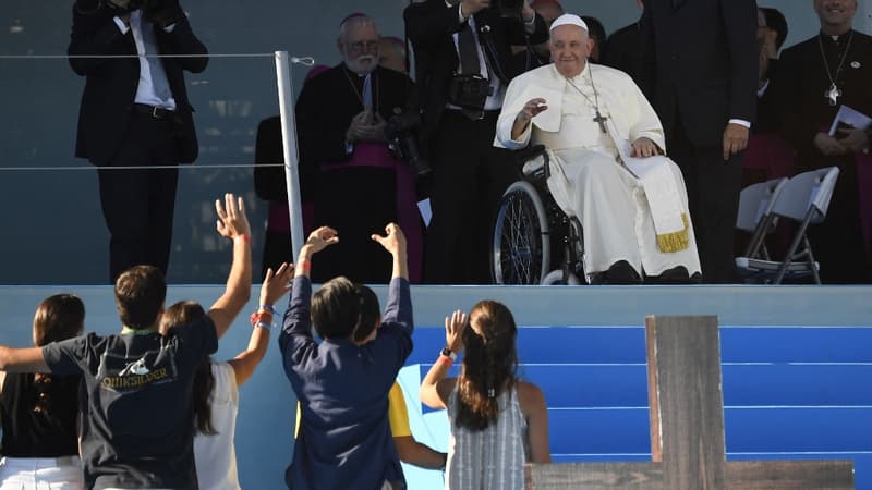 Le pape François lors des Journées mondiales de la jeunesse (JMJ) à Lisbonne le 4 août 2023