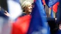 Marine Le Pen, lors de la manifestation du Front national pour le 1er mai. La présidente du FN a écrit aux députés français pour leur demander de mettre fin à la double nationalité, qui nuit selon elle à l'assimilation des Français issus de l'immigration.