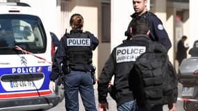 Des policiers, le 9 août 2017 à Levallois-Perret