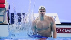 La célébration de Léon Marchand après avoir battu le record du monde sur 200m 4 nages (1'52''69) lors des Mondiaux de natation à Singapour, le 30 juillet 2025