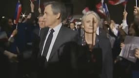 François Fillon et son épouse lors d'un meeting parisien. 