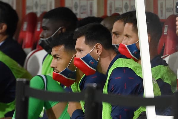 Lionel Messi sur le banc parisien à Reims