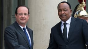 Les présidents François Hollande et Mahamadou Issoufou à l'Elysée en mai 2013