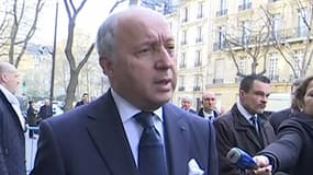 Laurent Fabius devant le siège de TV5MONDE (capture d'écran)
