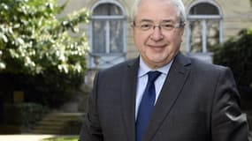 Jean-Paul Huchon n'a pas encore renoncé à la région Île-de-France, quitte à défier Claude Bartolone.