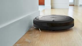 Un robot-aspirateur de la marque Roomba. 