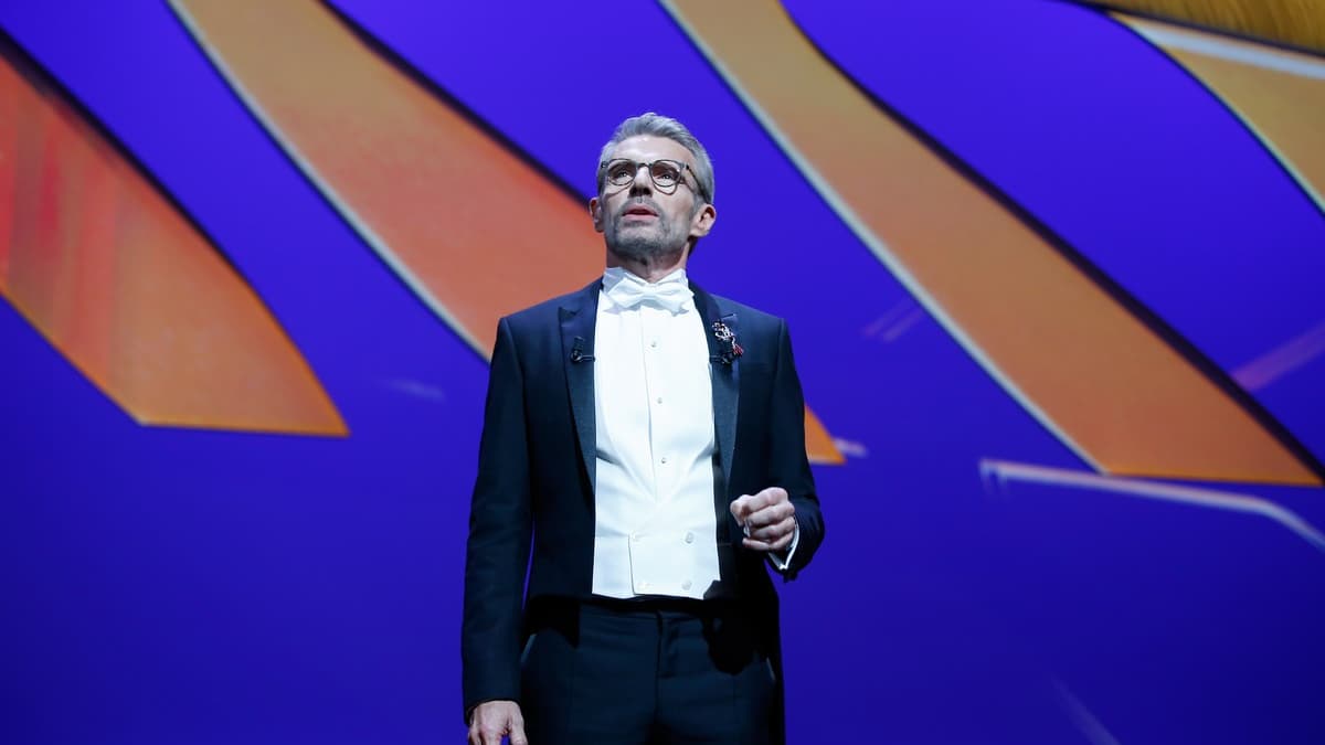 Lambert Wilson sur la scène du Grand Théâtre Lumière. Lambert Wilson sur la scène du Grand Théâtre Lumière.