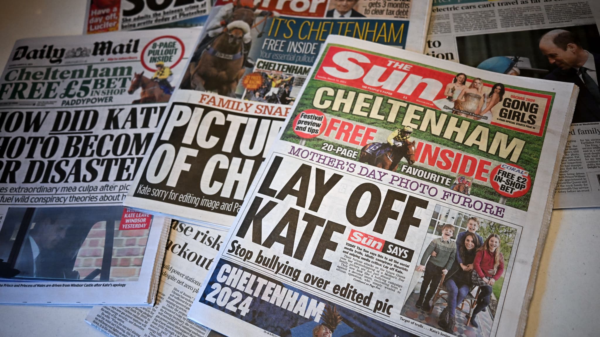 Les unes de la presse britannique au lendemain des excuses de Kate Middleton, le 12 mars 2024.
