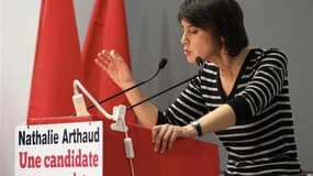 La candidate de Lutte Ouvrière (LO) Nathalie Arthaud a déposé mercredi au Conseil constitutionnel une quarantaine de signatures d'élus, atteignant ainsi les 500 parrainages nécessaires pour se présenter à l'élection présidentielle. /Photo prise le 6 mars