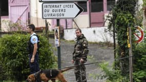 Des gendarmes à la recherche de Maëlys, disparue dans la nuit du 26 au 27 août 2017, à Pont-de-Beauvoisin. 